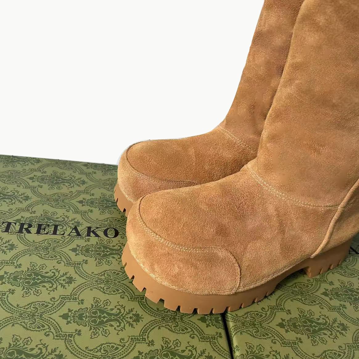 Suede Platform Snow Boots for Women Classic Fur Hippy Mid Calf Winter Boots Slip On High Boots Comfortable Chunky Trending Shoes Brown