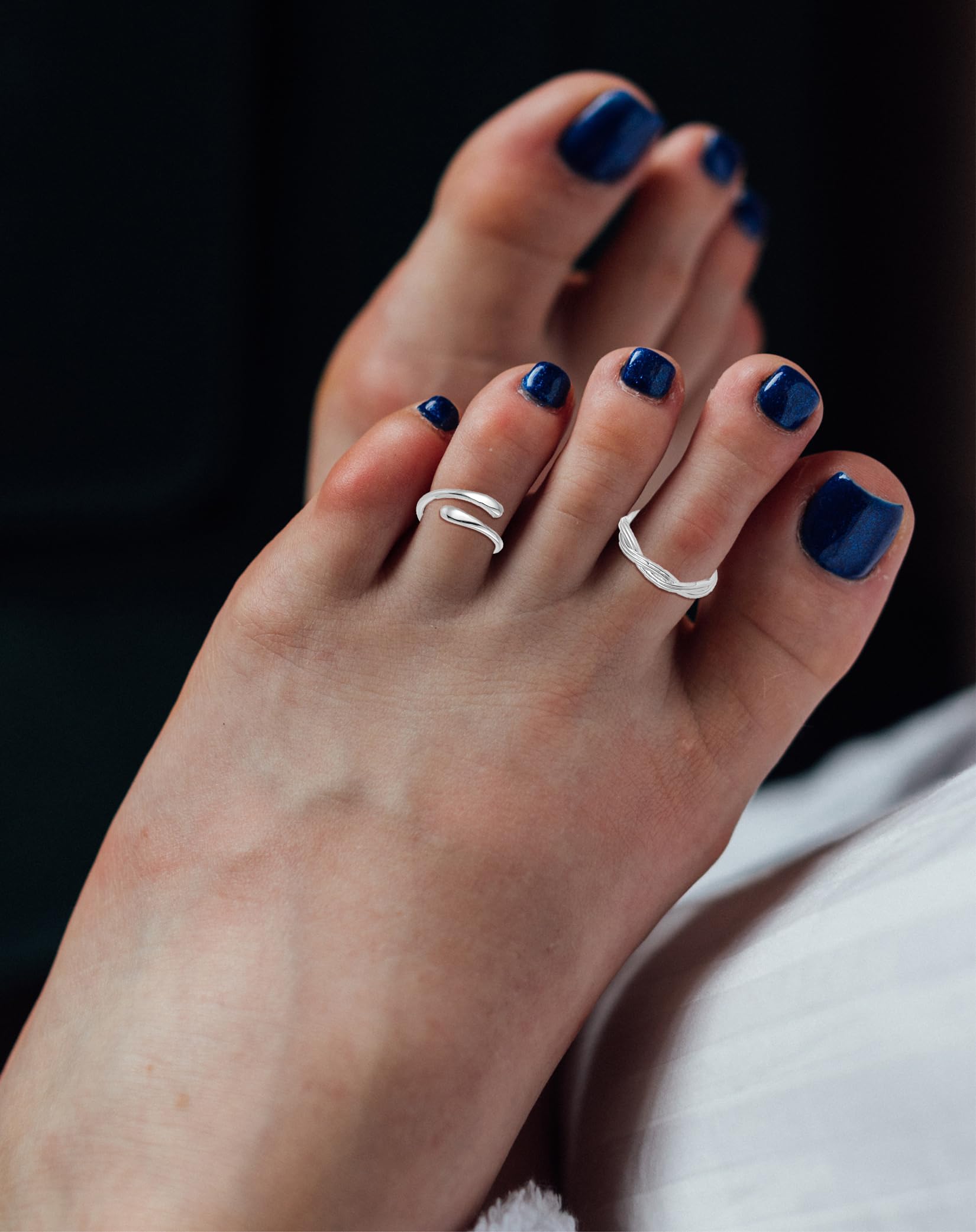 Ofeiyaa 12PCS 18k Gold Plated Open Toe Rings CZ Twist Arrow Celtic Knot Flower Heart Thin Band Ring Vintage Knuckle Finger Stacking Tail Ring Pack Summer Beach Foot Jewelry Set For Women Adjustable